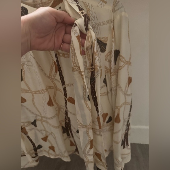 New Nine West Long Sleeve Cream Design High Neck Tie Sheer Blouse Size M - Picture 5 of 7